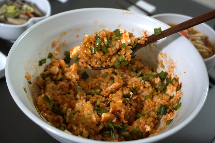 이것밖에 안 들어가는데 이렇게 맛있다고 깜짝 놀라게 되는 부추비빔밥 사진13